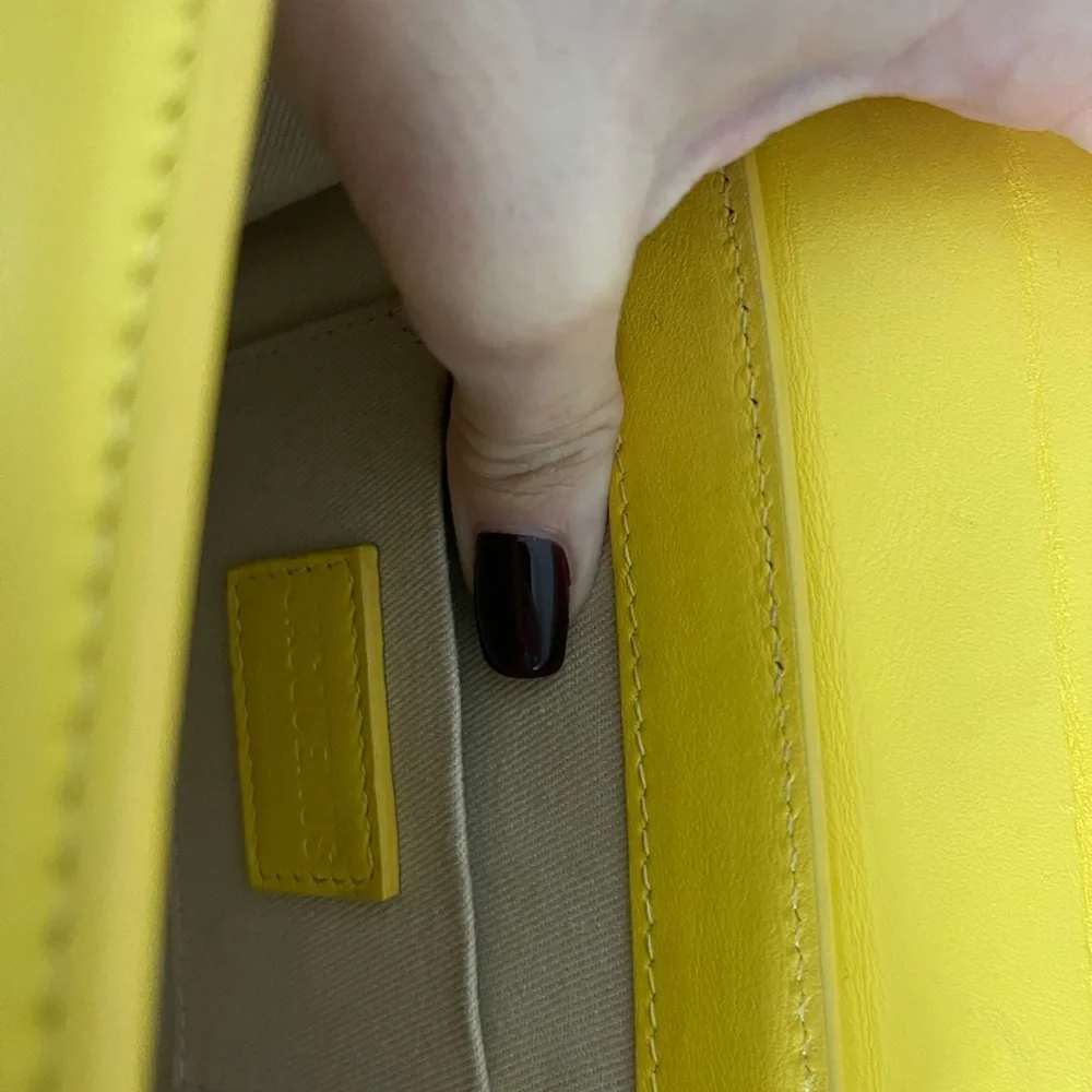 SOLD!!! Jacquemus Le Chiquito Moyen bag authentic with receipt - Picture 7 of 16